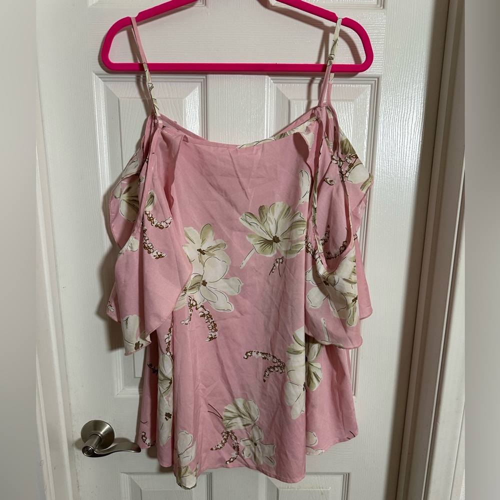 Plus Size Rosegal Pink Floral Ruffle Cold Shoulder Blouse